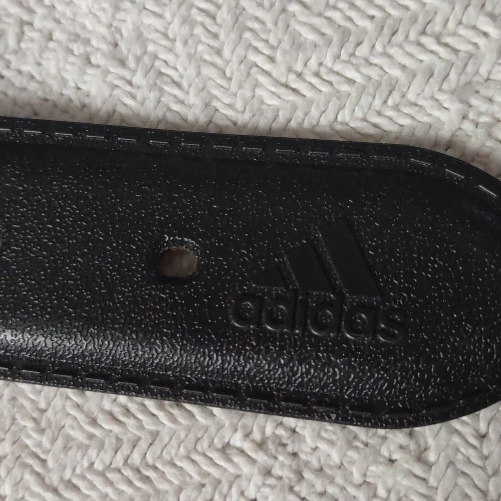 Rawlings Adjustable Belt, Black. New Without Tags.